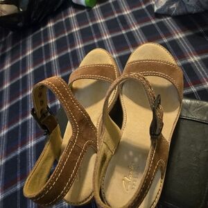 Clarks Tan and Cream Women's Sandals
